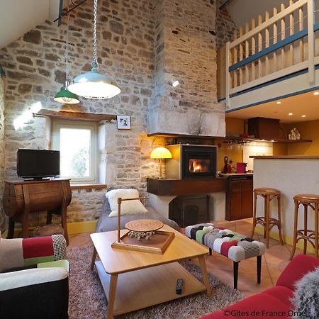La Cage Aux Oiseaux Bed and Breakfast La Lande-de-Goult Exteriör bild