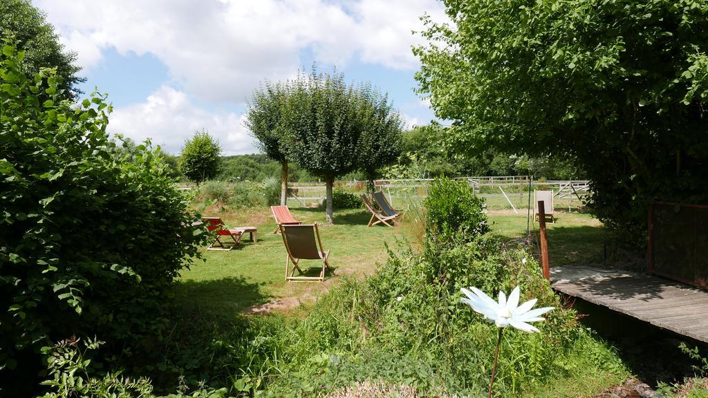 La Cage Aux Oiseaux Bed and Breakfast La Lande-de-Goult Exteriör bild