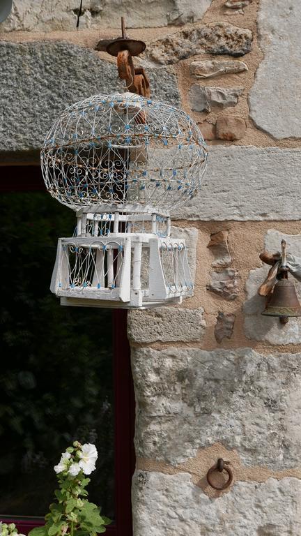 La Cage Aux Oiseaux Bed and Breakfast La Lande-de-Goult Exteriör bild