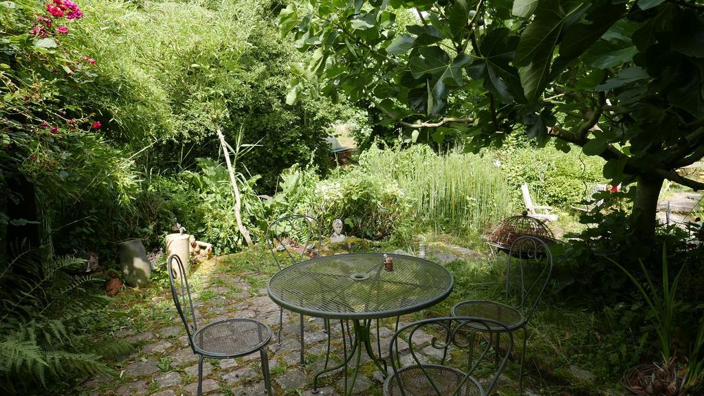 La Cage Aux Oiseaux Bed and Breakfast La Lande-de-Goult Exteriör bild