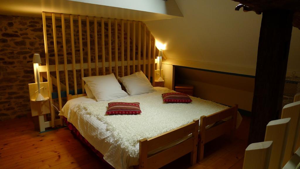 La Cage Aux Oiseaux Bed and Breakfast La Lande-de-Goult Exteriör bild